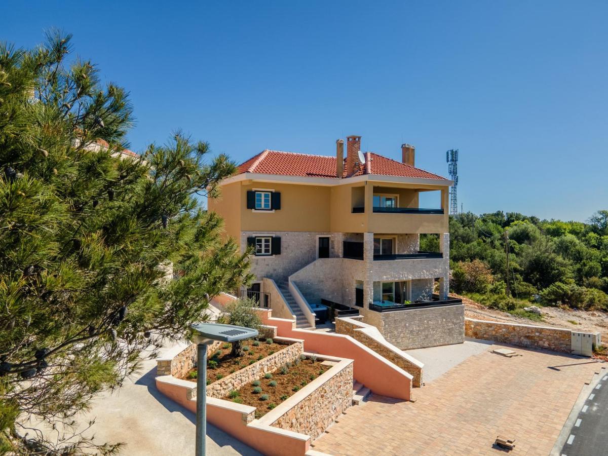 Teona Luxury Apartment With Jacuzzi And Terrace Sea View Sali Exterior foto