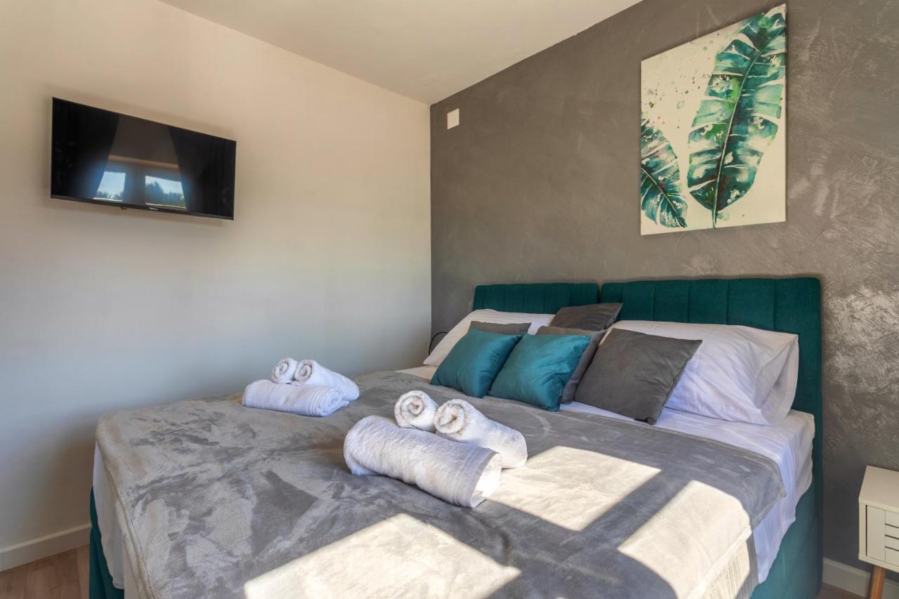 Teona Luxury Apartment With Jacuzzi And Terrace Sea View Sali Exterior foto